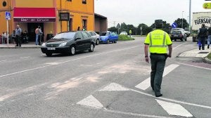 Lugar en el que se produjo ayer el atropello mortal de la menor, en la carretera AS-17, a la entrada de Posada de Llanera. ::                             FERNANDO CASTRO