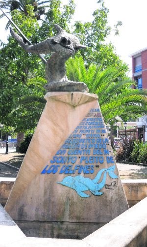 La estatua se encuentra situada en el parque Maestro Antuña. ::                             X. M. P