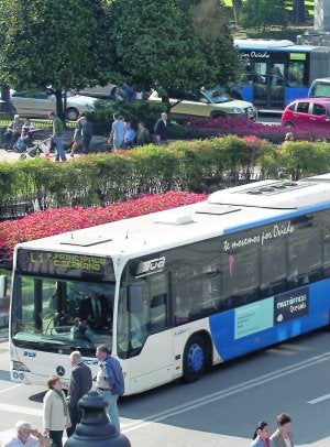 Uno de los autobuses urbanos. ::
J. DÍAZ