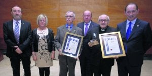 Por la izquierda, Pedro García, María José Hurlé, Demetrio Reigada, Benjamín Lebrato, Ángel Garralda y Herminio Sánchez ::                             ANDRÉS CASTILLO