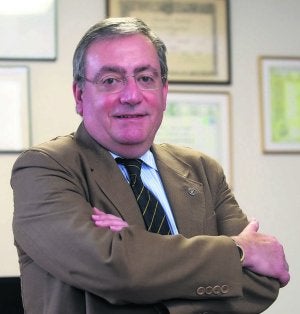 El presidente del Club Rotary. ::
ALEX PIÑA