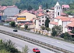 Los vecinos de Olloniego reclaman pantallas acústicas. ::                             MARIO ROJAS