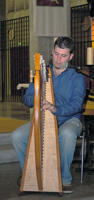 Héctor Braga en la iglesia de San Luis. ::
ALEJO FERNÁNDEZ PÉREZ