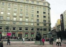 Sede central de Cajastur en la plaza de la Escandalera. ::                             MARIO ROJAS