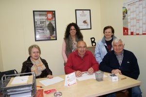 Teresa Martínez, Marifé Vega, Jesús Quiroga, Mari Carmen Carrandi y Sandalio Mieres, en la nueva sede. ::                                                        L. I. A.