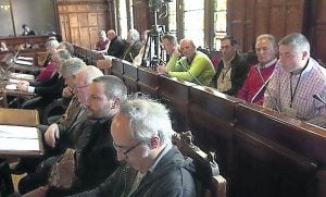 Participantes en la comisión de Agroganadería celebrada ayer en la capital del Principado. ::
E. C.