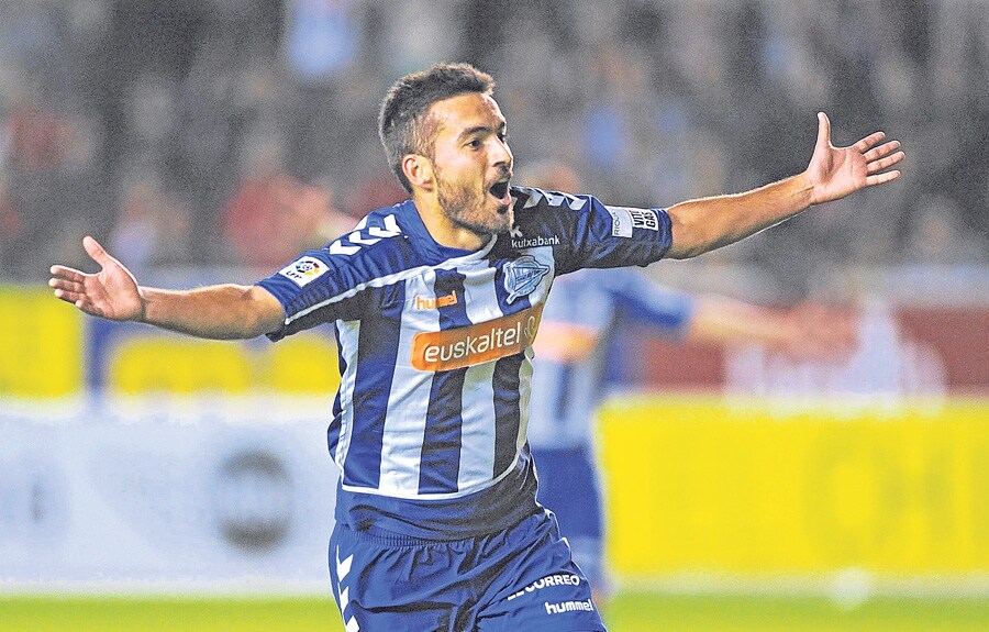 Estrada celebra el segundo gol del Alavés en la última victoria en casa frente a Osasuna. 