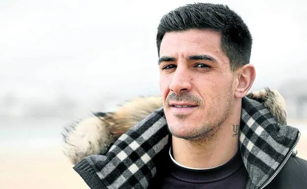 Yuri Berchiche volverá a Anoeta este sábado, año y medio después de su salida de la Real rumbo al PSG.