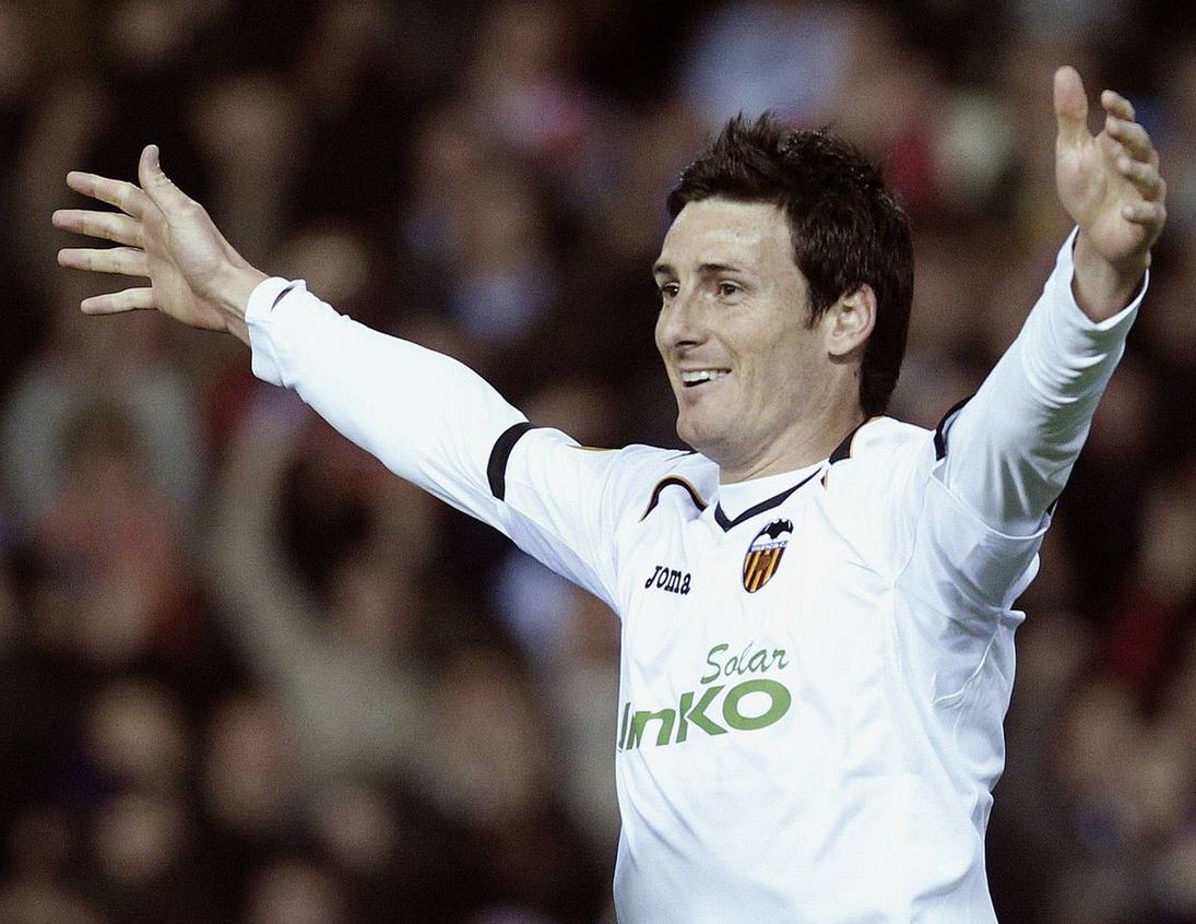 Aduriz celebra un gol en Valencia.