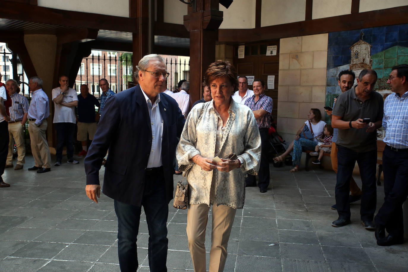 Manolo Delgado Meco y la expresidenta Ana Urquijo.
