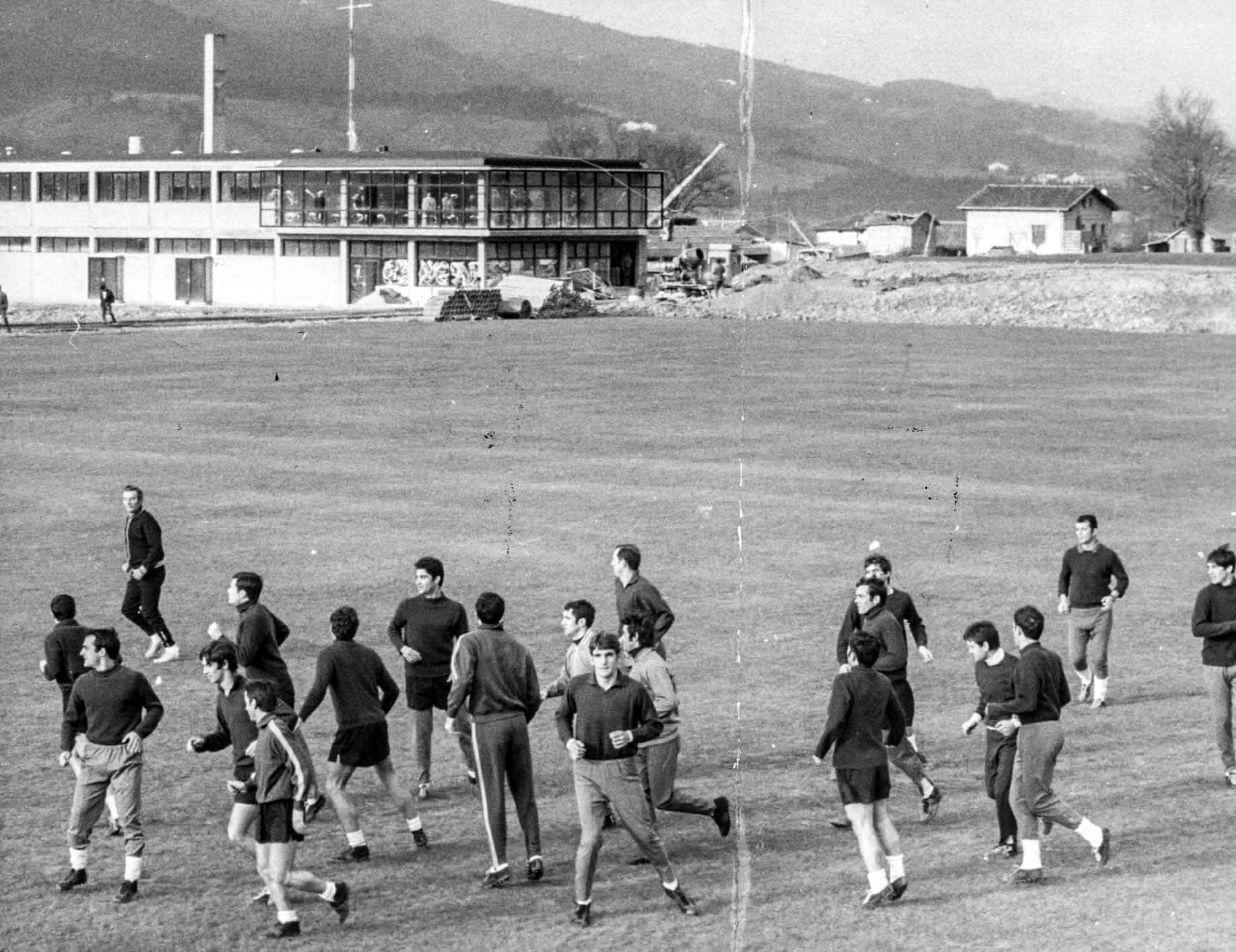 Jugadores del Athletic, en uno de los primeros entrenamientos en Lezama.
