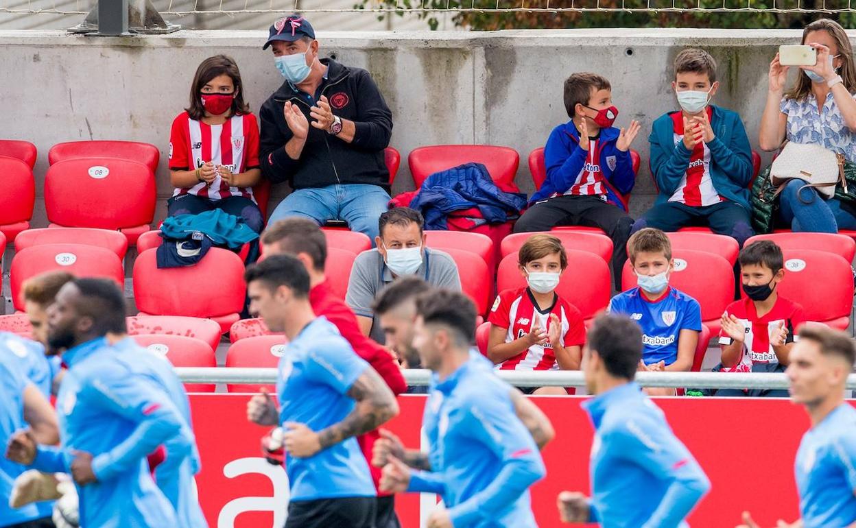 Entrenamiento a puerta abierta en Lezama. 