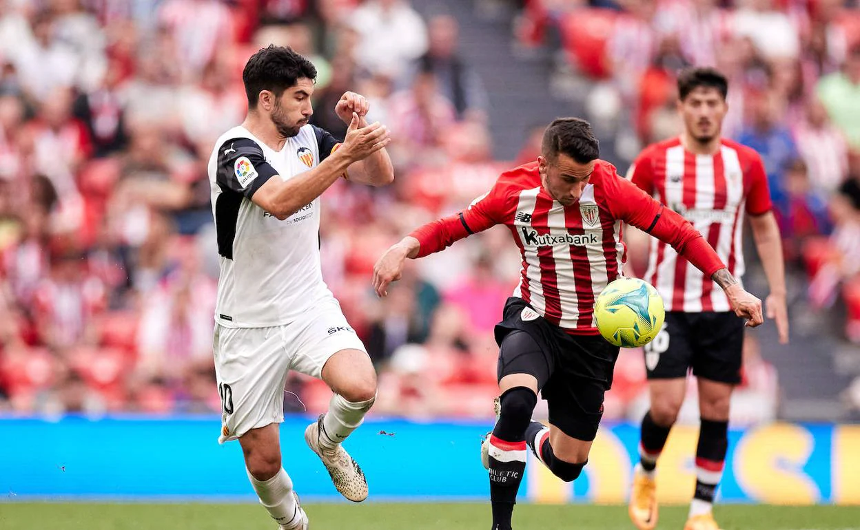 El Sevilla da vida al Athletic