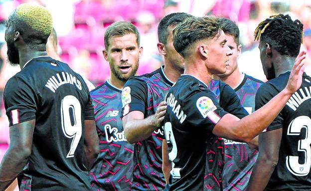 El Barcelona insistirá en el fichaje de Iñigo Martínez aunque ate a Koundé
