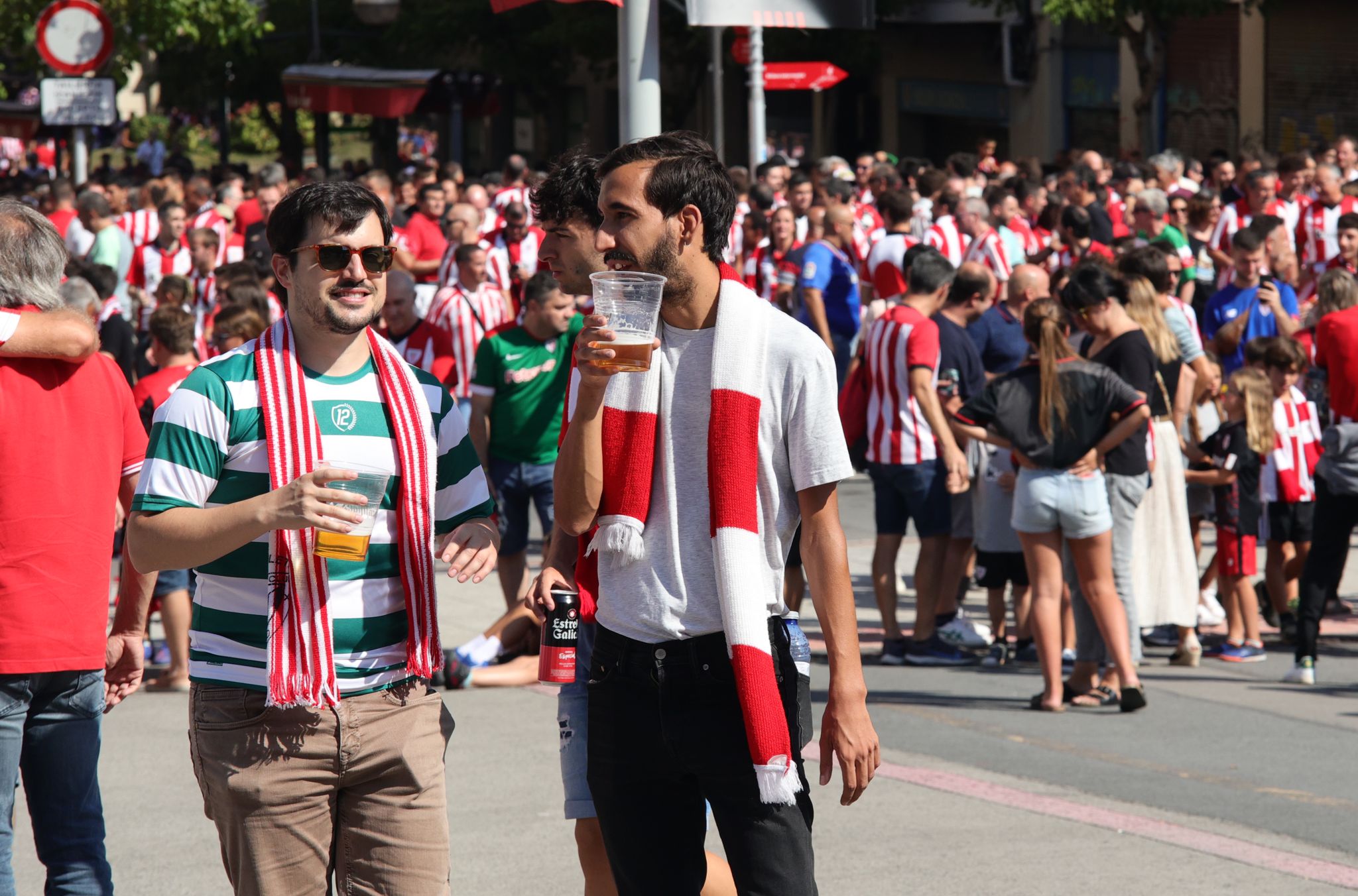 Fotos: Buen ambiente para el Athletic-Mallorca