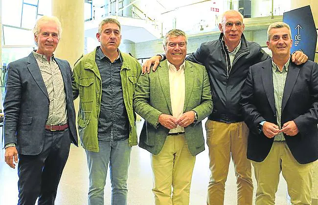Miguel de Andrés, Aitor Azkarate, José Ángel Pereda, Joseba Cedrún y Juan Andrés Iragorri. 