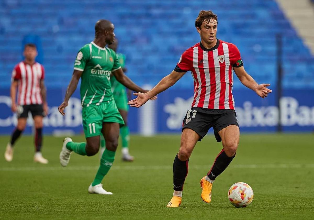 Mikel Goti en un partido con el Bilbao Athletic.