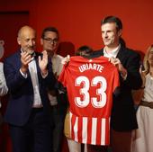 Jon Uriarte posa como nuevo presidente del Athletic el 24 de junio de 2022.
