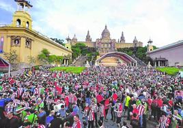 Se calcula que unos 70.000 aficionados del Athletic fueron a la final jugada en Barcelona.