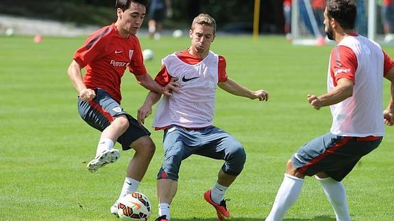 Muniain, durante el entrenamiento de ayer. 