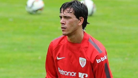 Iker Guarrotxena, durante un entrenamiento con el Athletic.