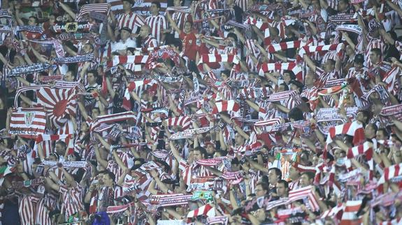 La afición del Athletic, en la final de Copa del 2009, disputado en Mestalla.