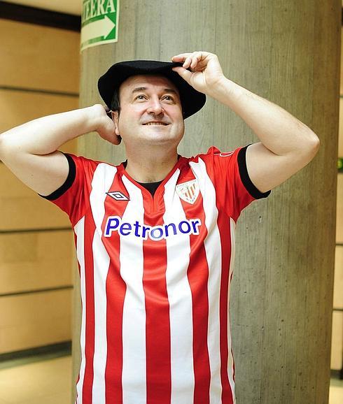 Andoni Ortuzar, con la camiseta del Athletic.