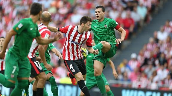 Partido contra el Levante en San Mamés el año pasado.