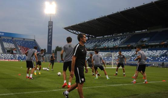 Valverde durante el entrenamiento de ayer en el campo de donde jugará contra el Saussolo.