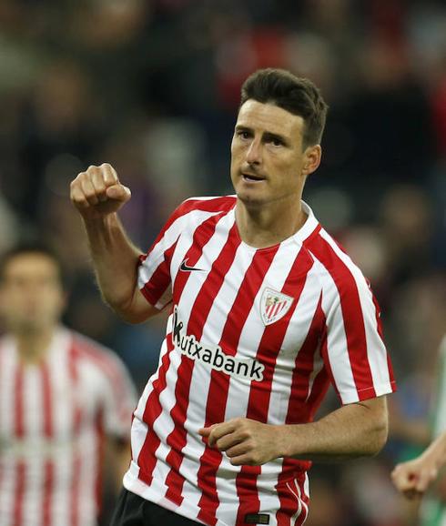 Aduriz reserva; Kepa, Williams y Lekue vuelven al once