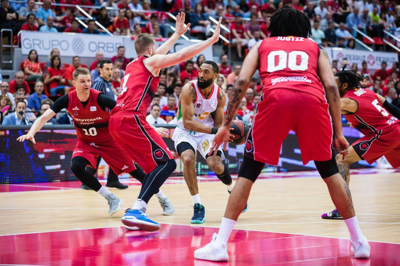 Fotos: Las imágenes del Zaragoza-Baskonia