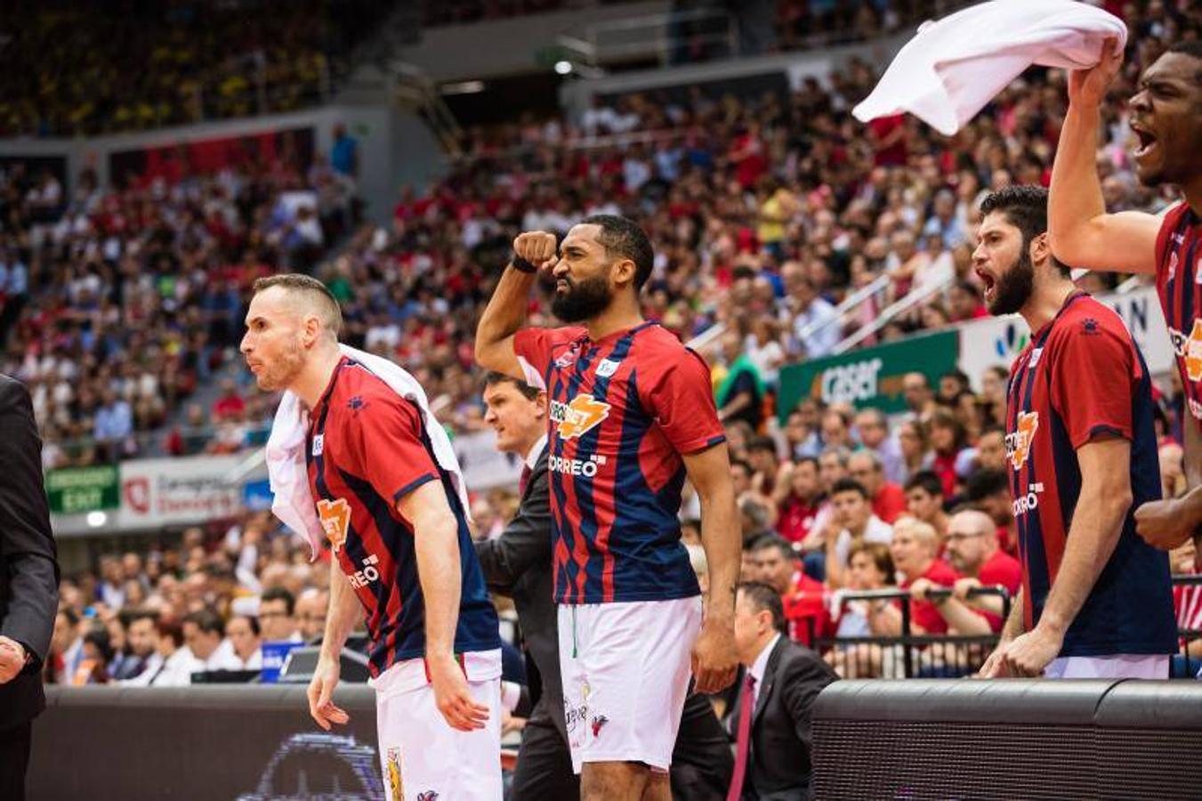 Fotos: Las imágenes del Zaragoza-Baskonia