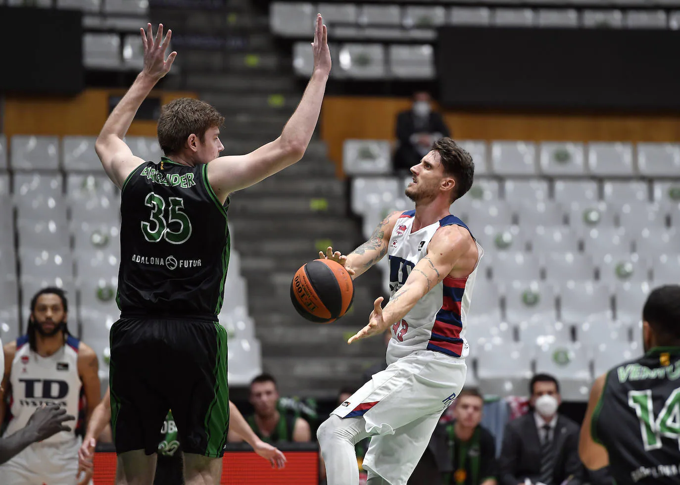 Fotos: El Joventut-Baskonia, en imágenes