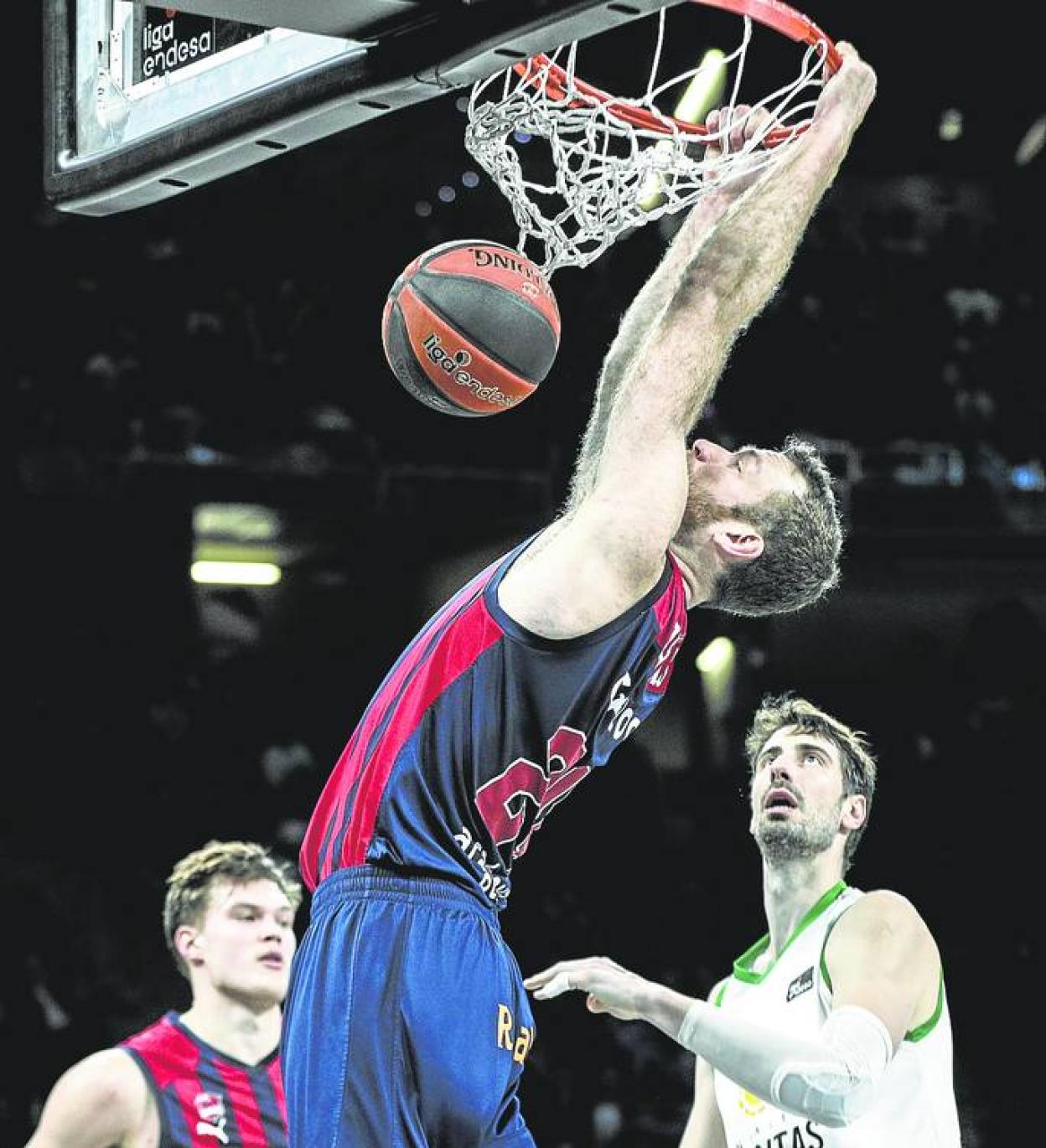 Costello machaca el aro del Joventut en el partido del domingo. 