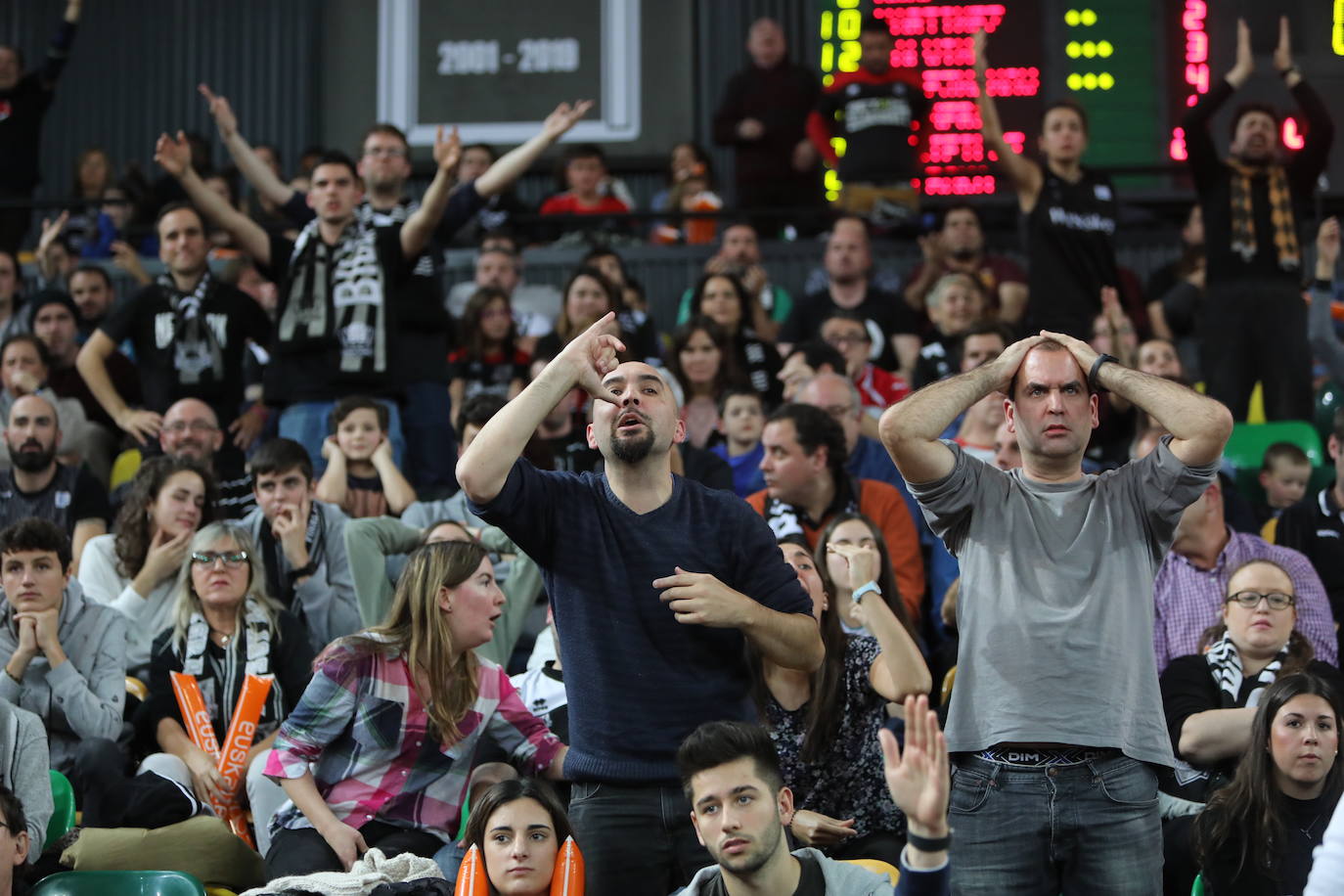 Fotos: La afición impulsa al Bilbao Basket hacia la victoria