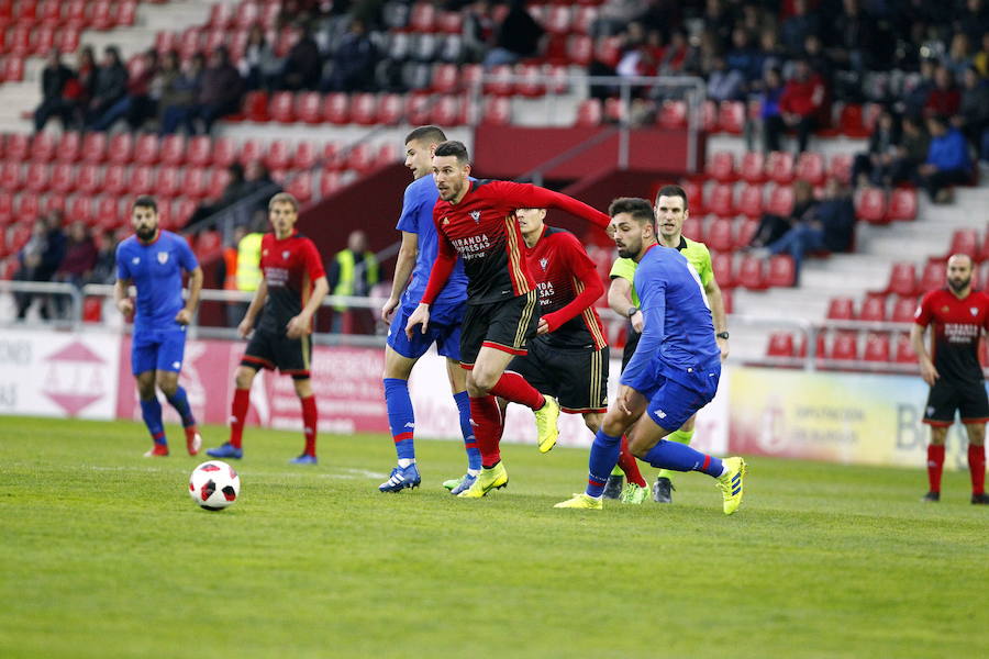 El Mirandés quiere ganar en Anduva tras empatar en su última comparecencia liguera ante el Bilbao Athletic (1-1). 