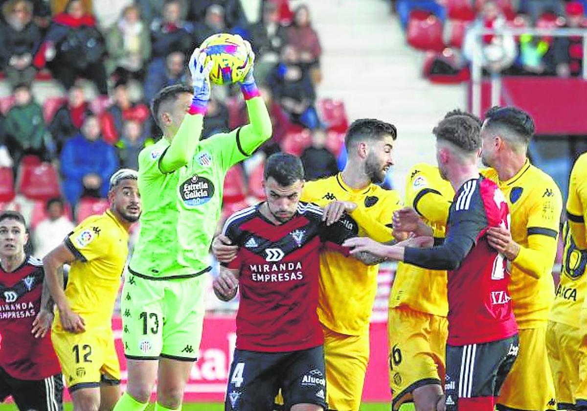 La última victoria del conjunto rojillo data del encuentro ante el Lugo, precisamente en Anduva (2-0)