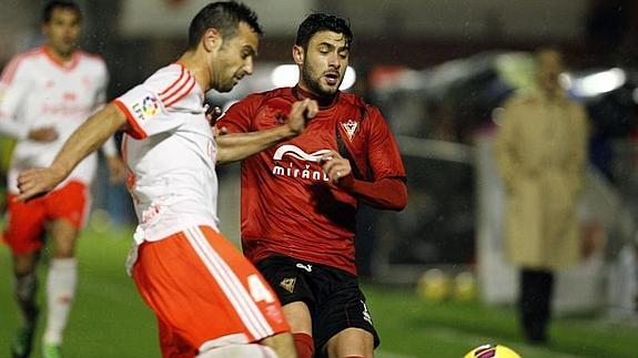 Igor Martínez, durante el partido ante Osasuna. 