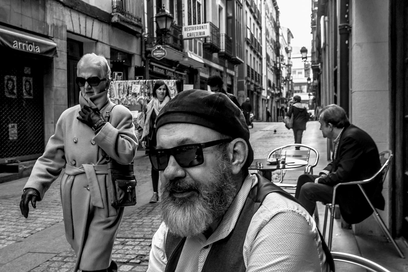 Compras, un café en una terraza... el Casco Viejo es un hervidero de actividad.