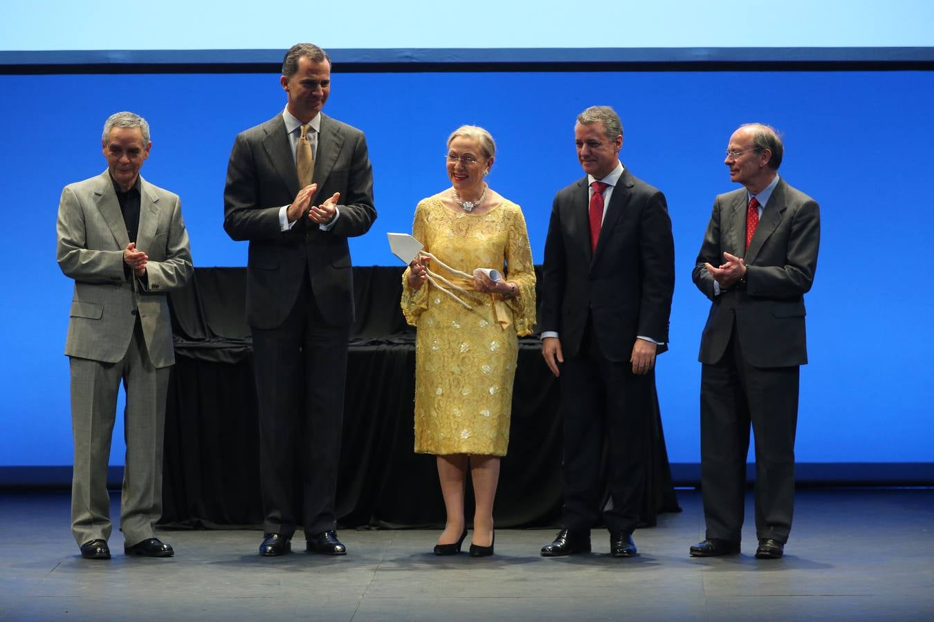 El Príncipe entrega los premios de la Fundación Novia Salcedo a la integración profesional de los jóvenes