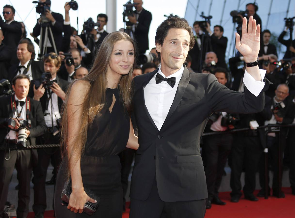 Adrien Brody, junto a su pareja