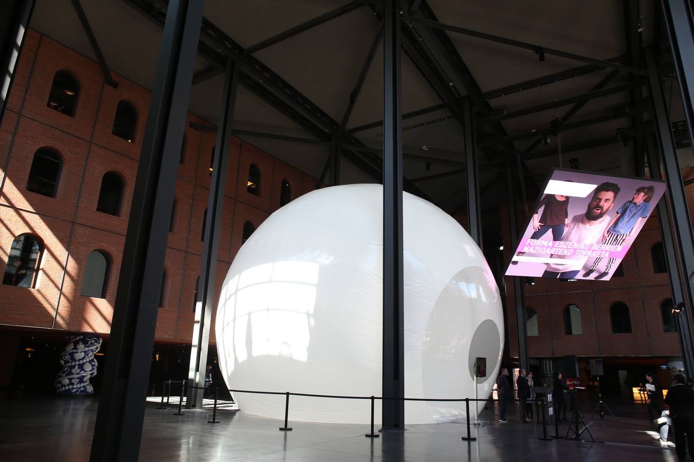 El arte sale a escena en Bilbao