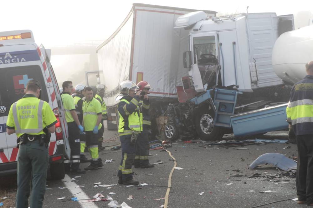 Grave accidente múltiple en la A-8 en Cabezón de la Sal