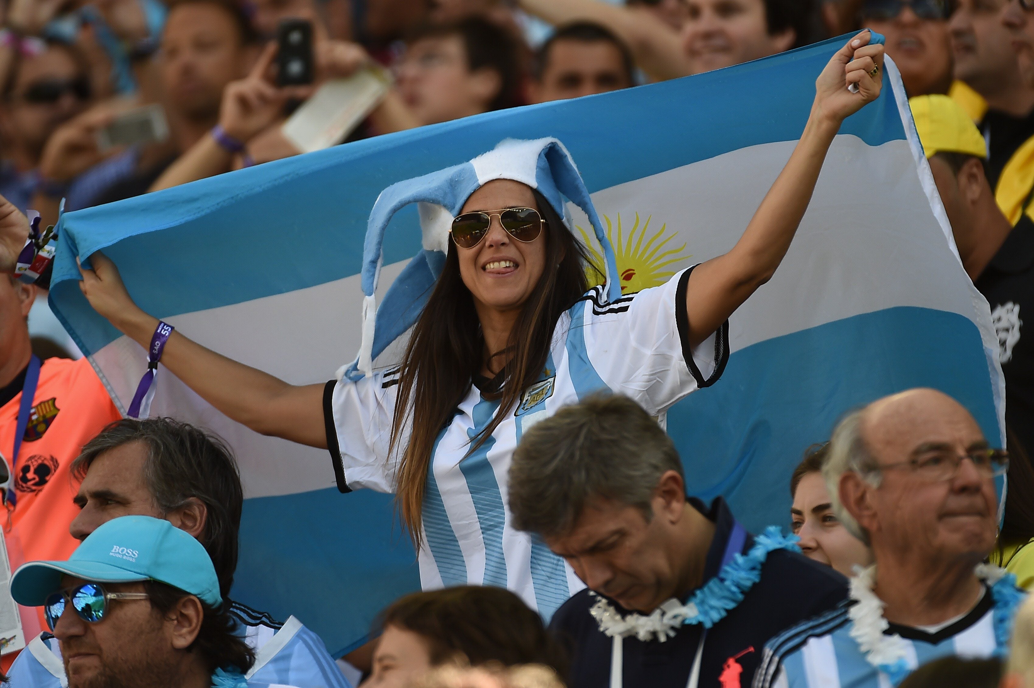 Aficionados argentino, durante el partido ante Suiza.