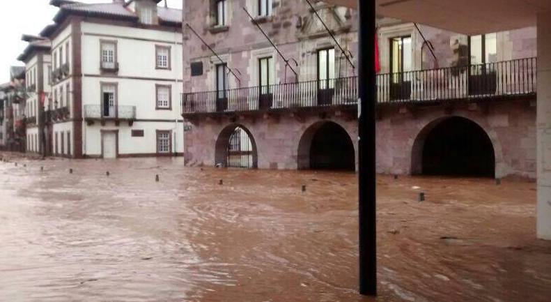 Elizondo, uno de los puntos más afectados por las inundaciones que azotan el Baztan