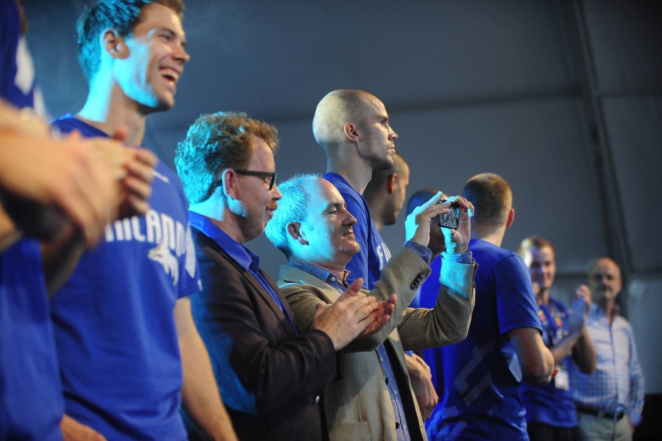 Una &#039;manada de lobos&#039; toma la noche vizcaína