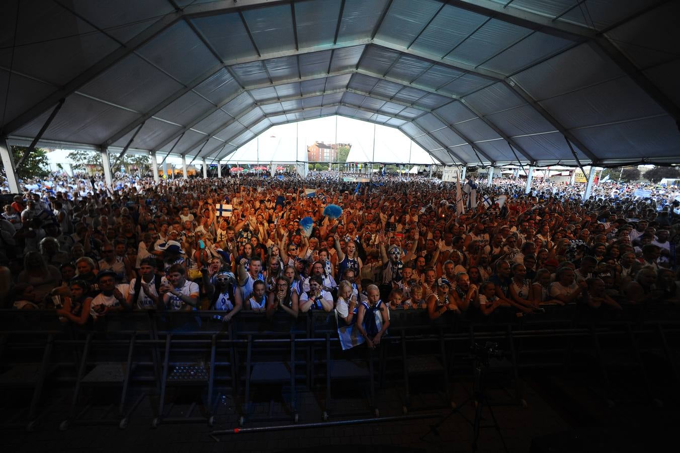 Una &#039;manada de lobos&#039; toma la noche vizcaína