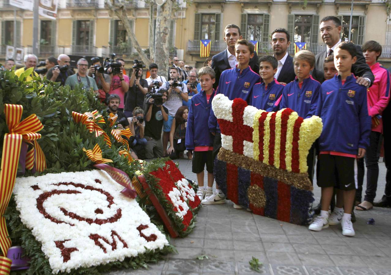 Ofrenda floral al monumento de Rafael Casanova