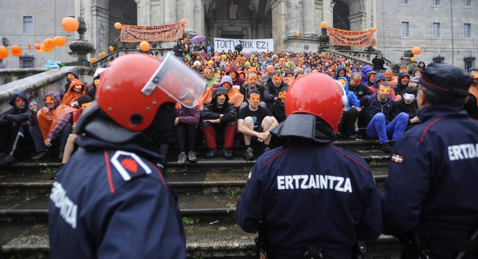 La Ertzaintza detiene a los cinco procesados de Segi