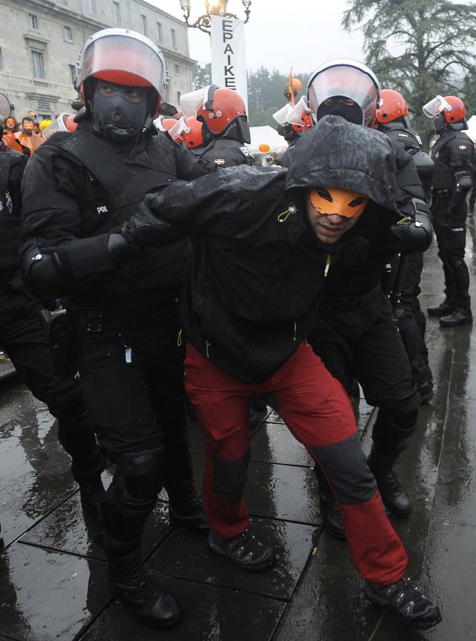 La Ertzaintza detiene a los cinco procesados de Segi